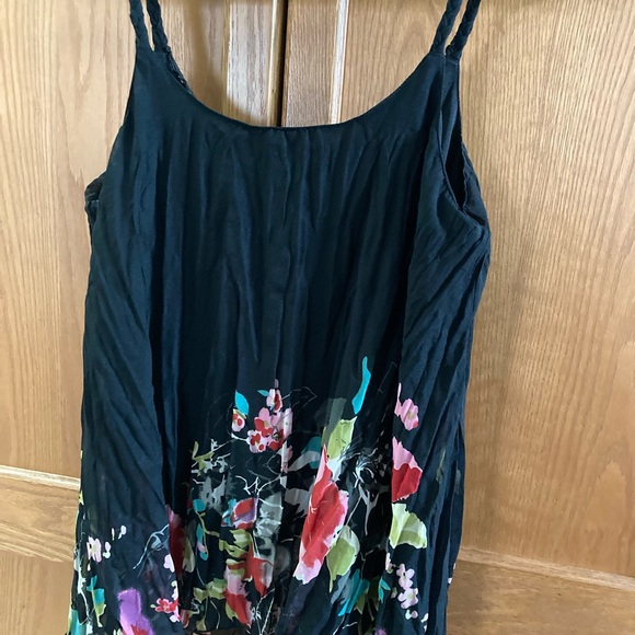 Braided straps, swingtop Size 12-14 Beautiful asymmetrical floral pattern Vfront - Picture 3 of 11